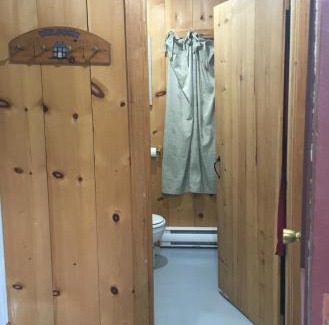 Durham Bridge House | Riverfront Rustic Cottage