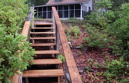 Topping Cottage | Riverfront - Rustic Cottage - 3+ acres - Wide Private Beach