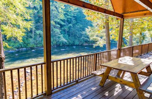 Blue Ridge House | Rivers D Lite - Trout fishing, tubing, kayaking all minutes from Downtown Blue Ridge, GA