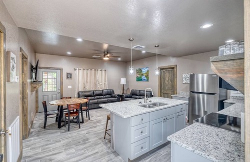 Concan Cabin | River’s Edge Cabin #3 at Oasis Resort