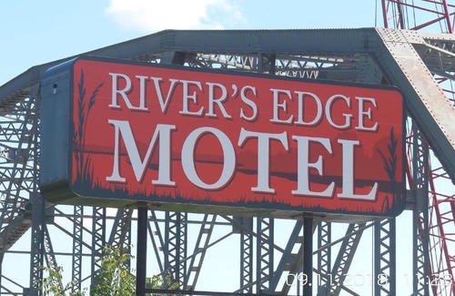 Louisiana Hotel | Rivers EDGE MOTEL