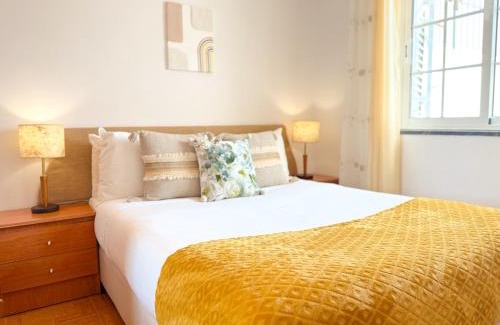 Mexilhoeira da Carregacao Apartment | Riverside 3 Bdr Apartment with River View near Portimão