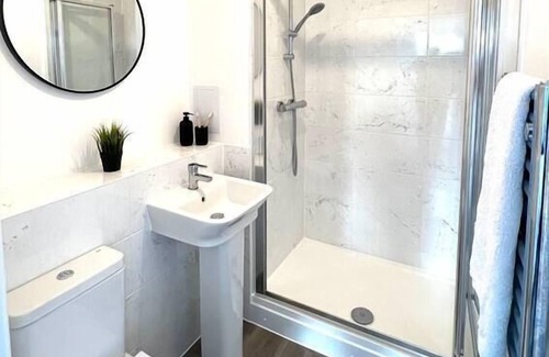 Chelmsford Apartment | Riverside Apartment Chelmsford 5 min walk from the city centre