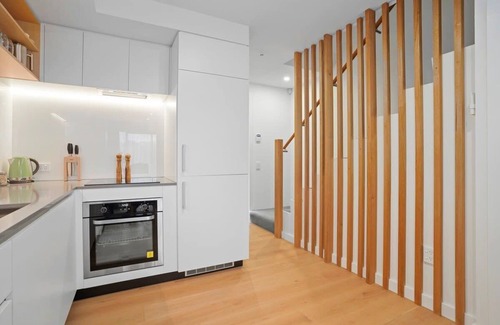 Albert Town Apartment | Riverside Escape Summ