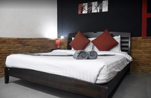 Khuekkhak House | Riverside Guesthouse