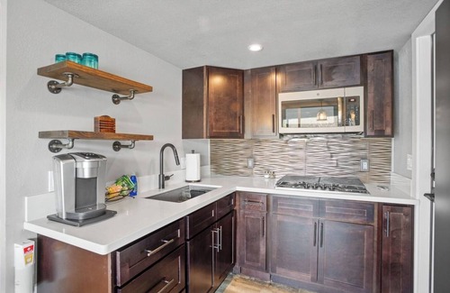 Anderson Apartment | Riverside Haven | Sac River + BBQ + 180* Views + WiFi