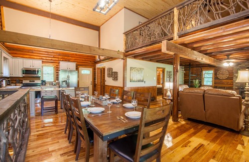 Boone Cabin | Riverside Home Near Outdoor Activities