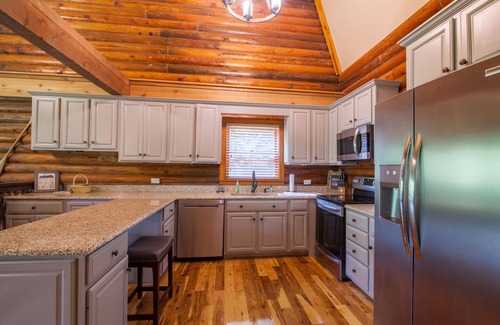 Boone Cabin | Riverside Home Near Outdoor Activities