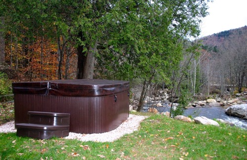 West Bridgewater House | Riverside Property, Sleeps 15, Large Lounge, Dining Room And Hot Tub.