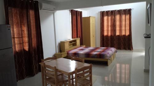 La Gaulette Apartment | Riverside Studio