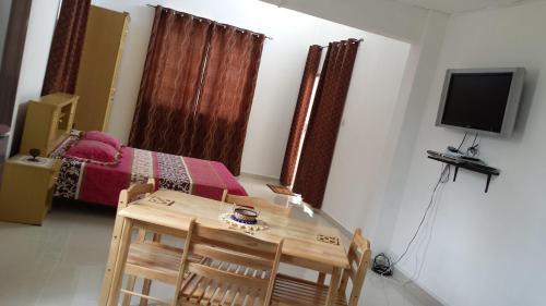 La Gaulette Apartment | Riverside Studio