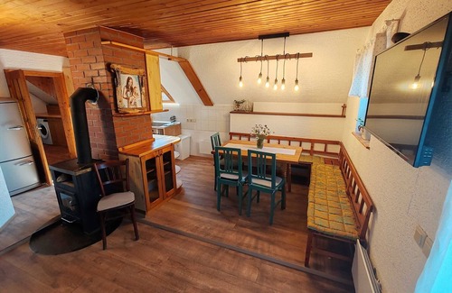 Hotemaze Apartment | Riverside Unique and Tranquil Apartment - Three Bedroom Apartment