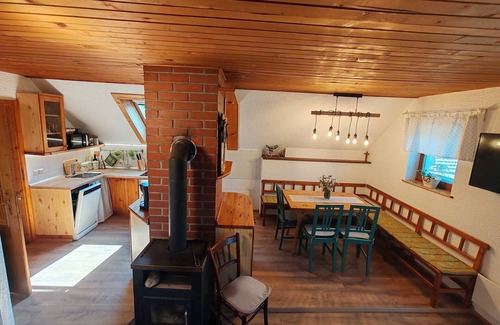 Hotemaze Apartment | Riverside Unique and Tranquil Apartment - Three Bedroom Apartment