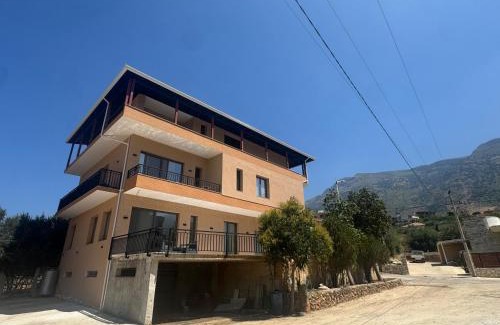 Tragjas Apartment | Riverside Villa