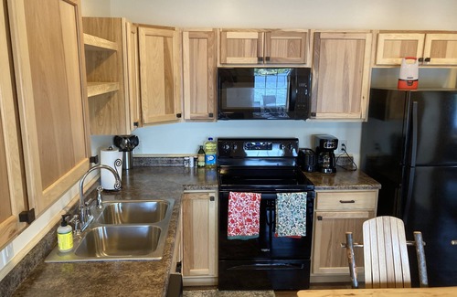 Houghton Cabin | Riverview Garden Cabin 21A