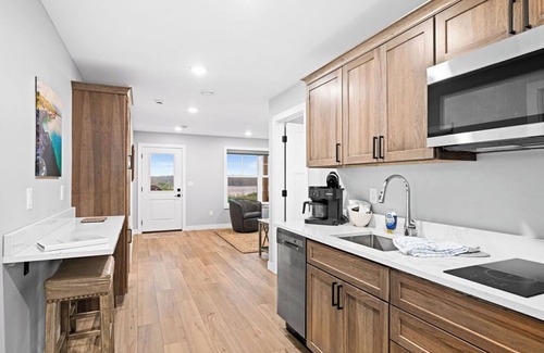Duluth Apartment | RiverWest Trails End Chalet -New-Base Spirit Mtn - 20% off Bike Rentals