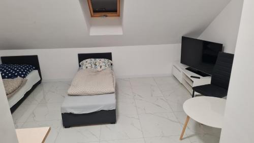 Kołbaskowo Apartment | RMF Naworol 10, WJAZD OD nr 6