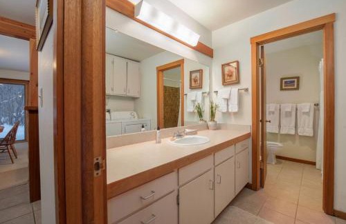 Moose Wilson Road Apartment | RMR: Columbine 1011 Condo in The AspensWilsonWY