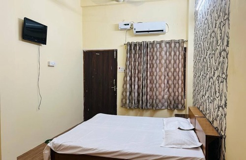 Varanasi Bed & Breakfast | RN Residency