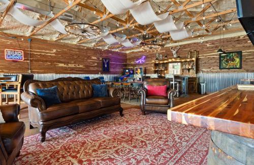 Sylvan Shores Resort | Roadrunner Inn and Log Cabins