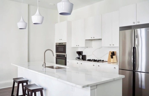 Central Business District Apartment | Roami at St. Charles | 2 Bedroom w/Balcony