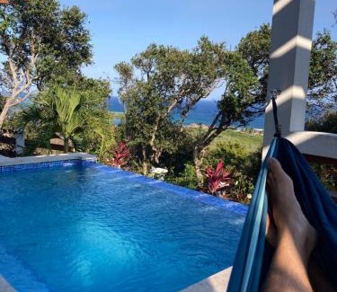 Jonesville Apartment | Roatan Infinity Pool and Ocean View Apartment