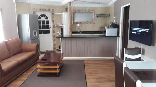 Robertsham House | Robertsham (Halaal) Self Catering Cottages 2