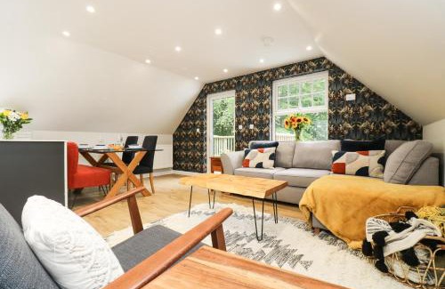 Camborne Apartment | Robin's Nest at The Shire Inn