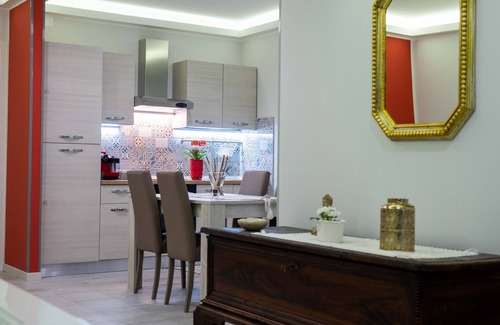 Enna Apartment | Rocca di Cerere - Venere house, suite with jacuzzi in the room.