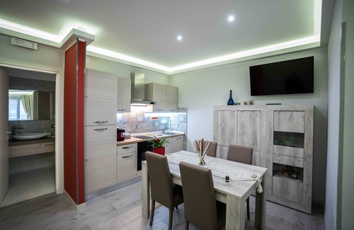 Enna Apartment | Rocca di Cerere - Venere house, suite with jacuzzi in the room.