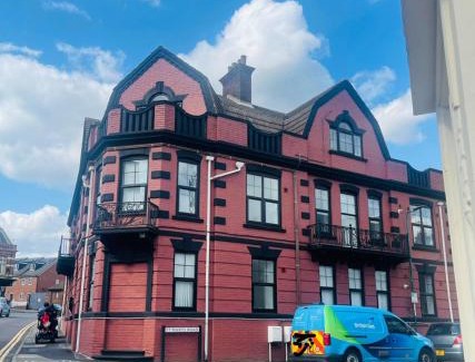 Wainscot Apartment | Rochester Castle, 2 Bed Modern Apartment