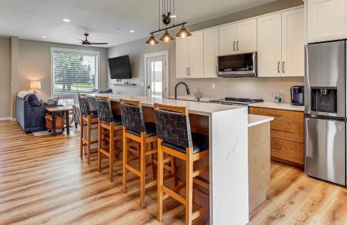 Rock Hall House | Rock Hall Retreat with Balcony Near Park and Marina!
