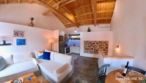 Samothrace House | Rock Solid Stone House - Chora Samothraki