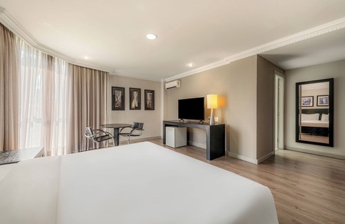 Reboucas Hotel | Rockefeller by Slaviero Hotéis