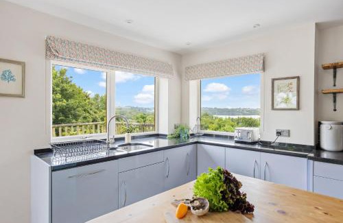 Dittisham House | Rocket House - Large family home perched above the river