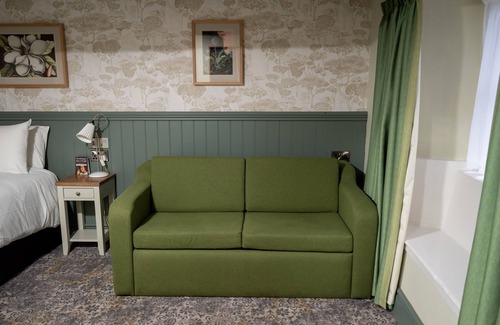Wentworth Hotel | Rockingham Arms by Greene King Inns
