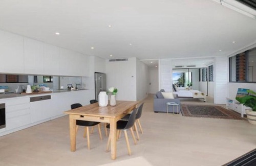 Terrigal House | Rockpool 101 - In the heart of Terrigal