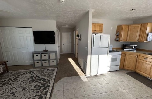 Lapoint Apartment | Rockview - Cozy 2-bedroom apartment with field views in lovely Vernal