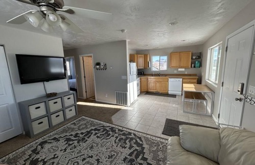 Lapoint Apartment | Rockview - Cozy 2-bedroom apartment with field views in lovely Vernal