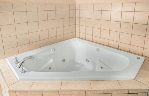 Bedford Hotel | Rodeway Inn Bedford