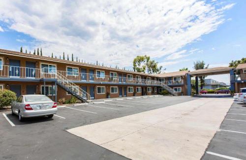 North Broadway Hotel | Rodeway Inn Escondido Downtown