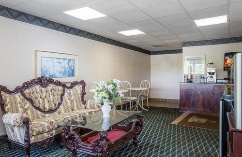 Gadsden Hotel | Rodeway Inn Gadsden 1-59 exit 183