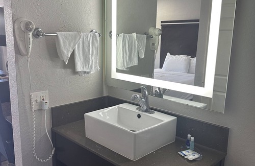 Lemon Grove Hotel | Rodeway Inn Lemon Grove San Diego East