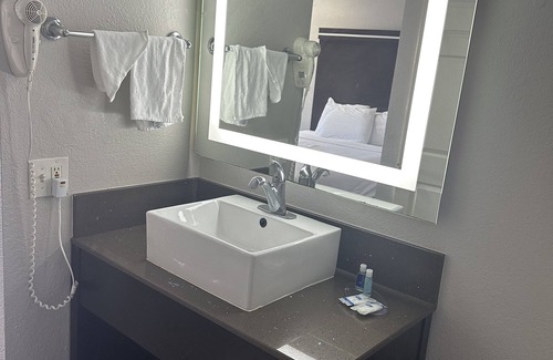 Lemon Grove Hotel | Rodeway Inn Lemon Grove San Diego East