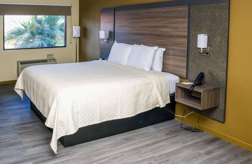 Phenix City Hotel | Rodeway Inn Phenix City - Columbus