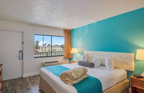 Gulf Highlands Hotel | Rodeway Inn Port Richey North