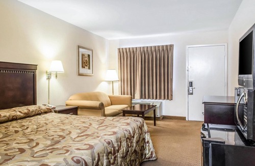Shippensburg Hotel | Rodeway Inn Shippensburg