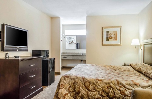 Shippensburg Hotel | Rodeway Inn Shippensburg