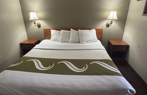 Wetmore Hotel | Rodeway Inn & Suites South of Fiesta Park