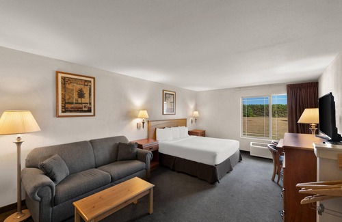 Tomahawk Hotel | Rodeway Inn & Suites Tomahawk